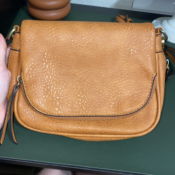 Handbags - 🐛Stylish Tan Women's Purse with lots of pockets!